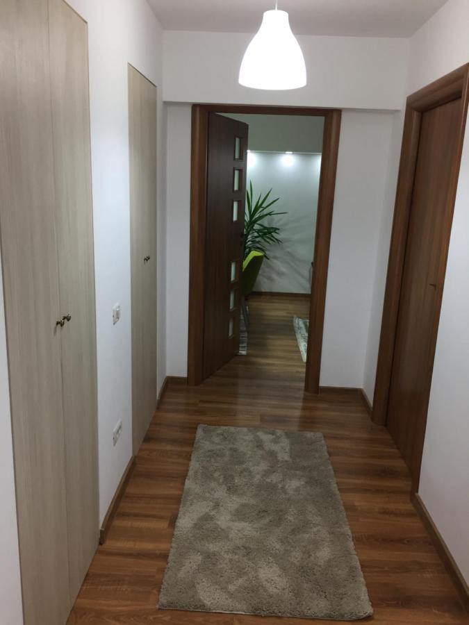 Апартаменты Roby Apartament Бухарест Экстерьер фото