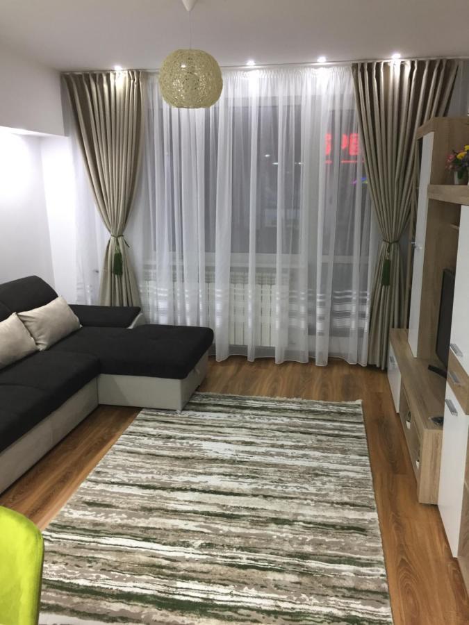 Апартаменты Roby Apartament Бухарест Экстерьер фото